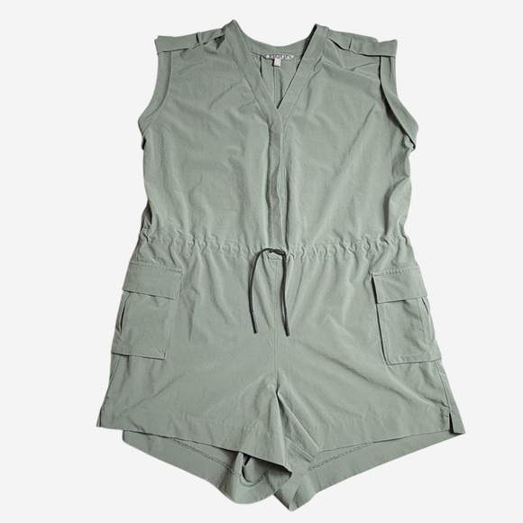 Athleta Sutton Romper Size 10 Green Lightweight Tie Waist Wrinkle Resistant - Picture 6 of 14